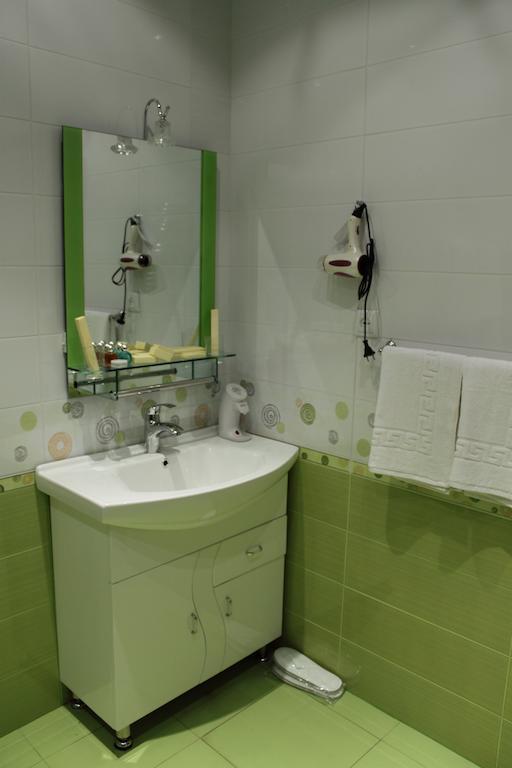 Alexandrapol Palace Hotel Guiumri Quarto foto